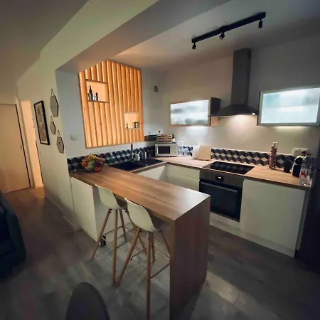 Le Petit Chez Soi D'ailleurs Apartmán *