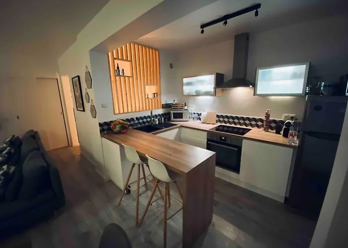 Le Petit Chez Soi D'ailleurs Apartment *